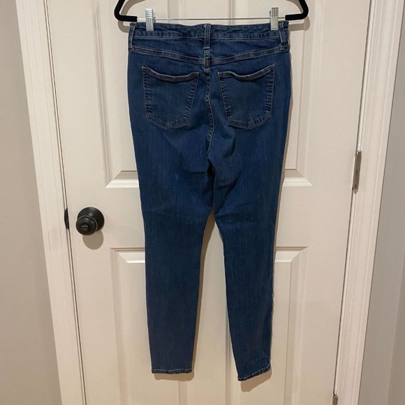 Universal Thread High Rise Skinny Jean - Size 6/28R - Picture 5 of 6